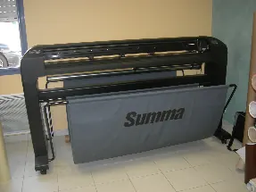 Plotter de découpe de l'atelier Béarn Design